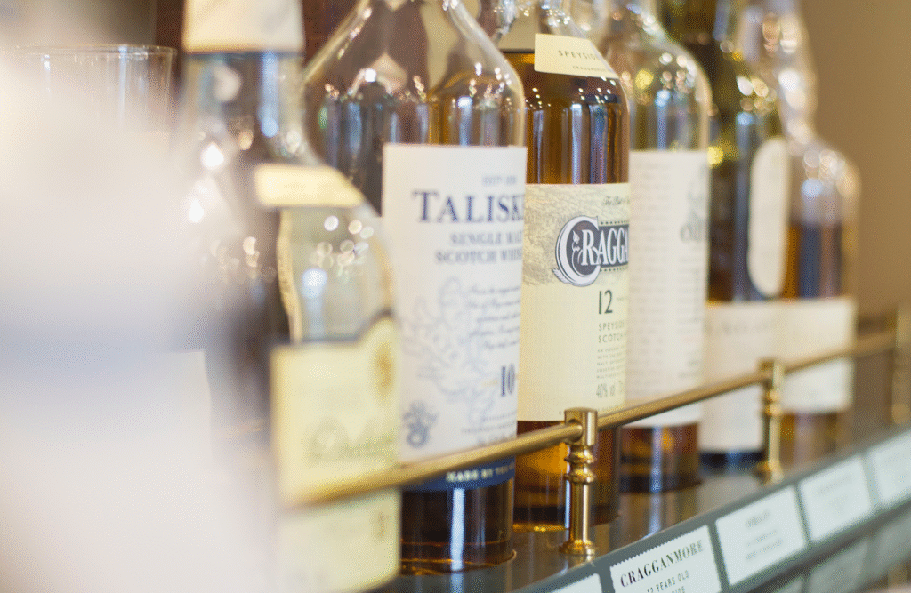 Neptuno, restaurante para eventos en Benicarló. Barra de vinos.